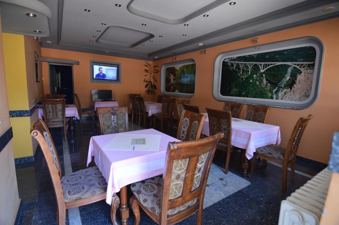 Hotel 24 jul Pljevlja Buitenkant foto