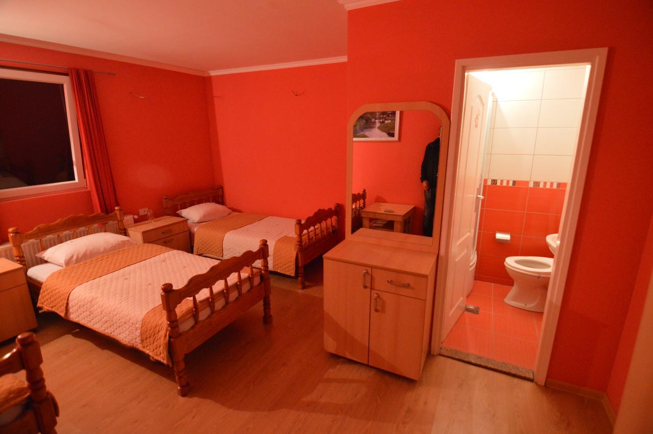 Hotel 24 jul Pljevlja Buitenkant foto