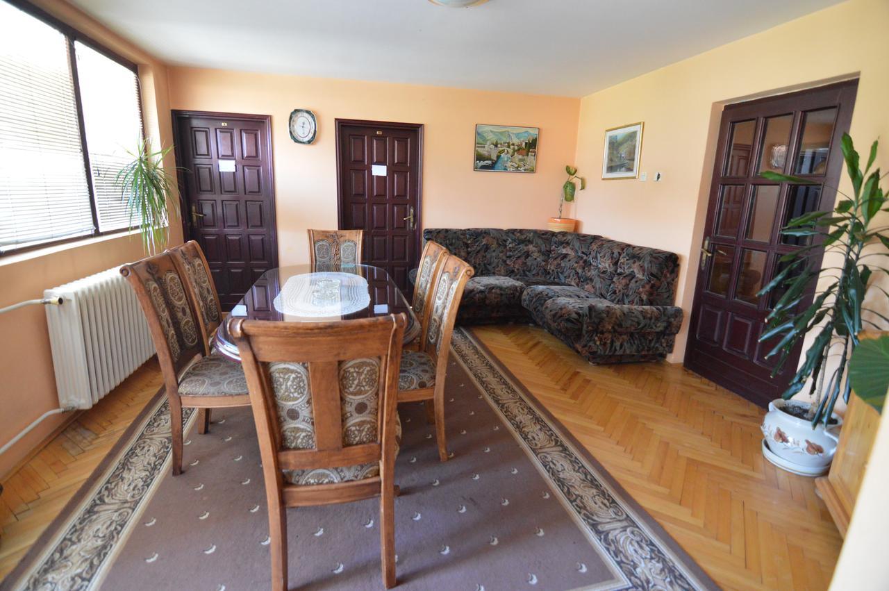 Hotel 24 jul Pljevlja Buitenkant foto