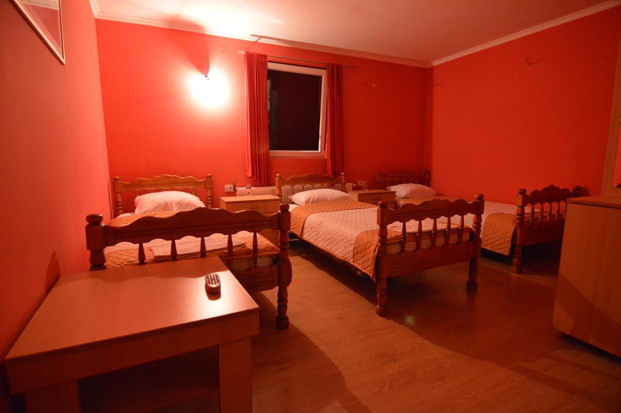 Hotel 24 jul Pljevlja Buitenkant foto