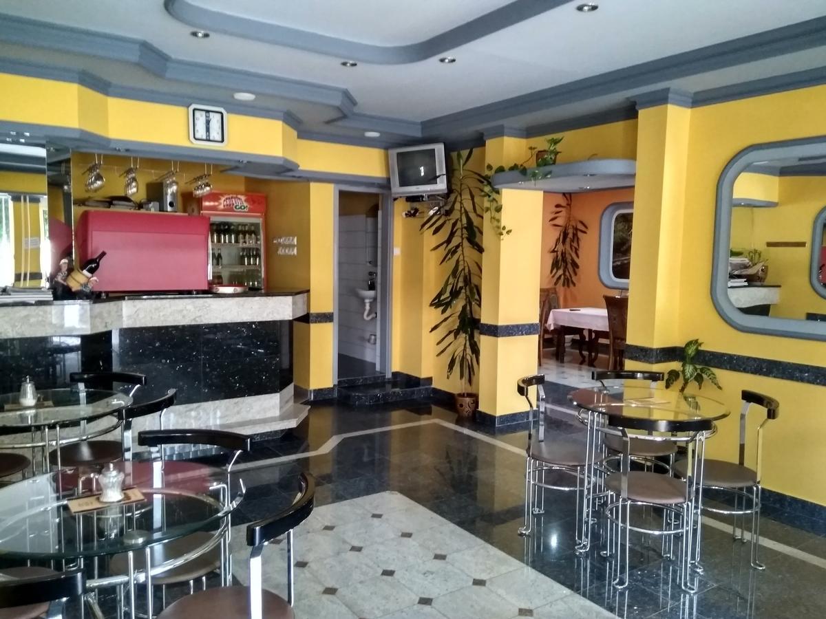 Hotel 24 jul Pljevlja Buitenkant foto